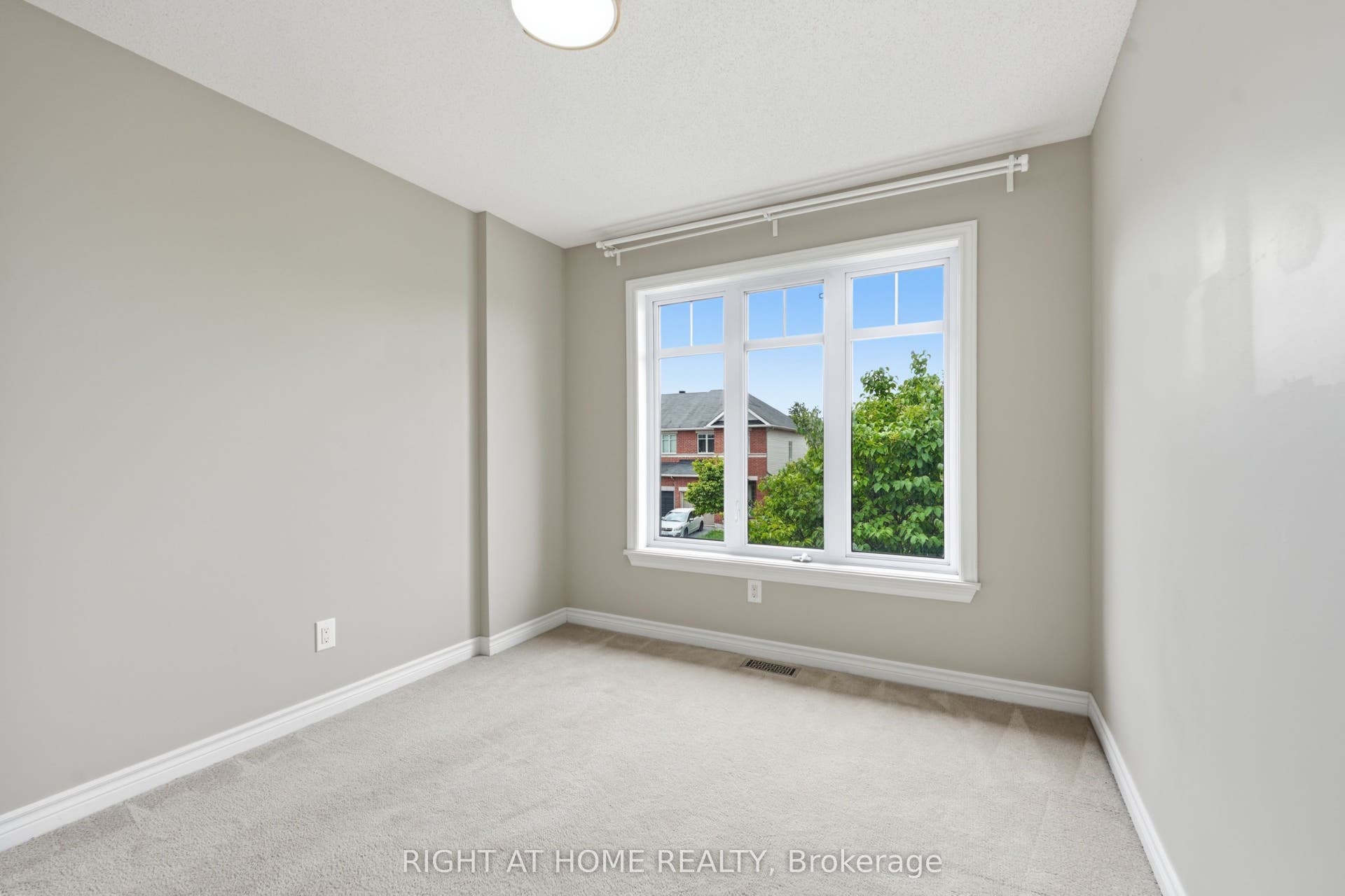 599 Remnor Avenue, Kanata, Ottawa ON K2T 0A6
