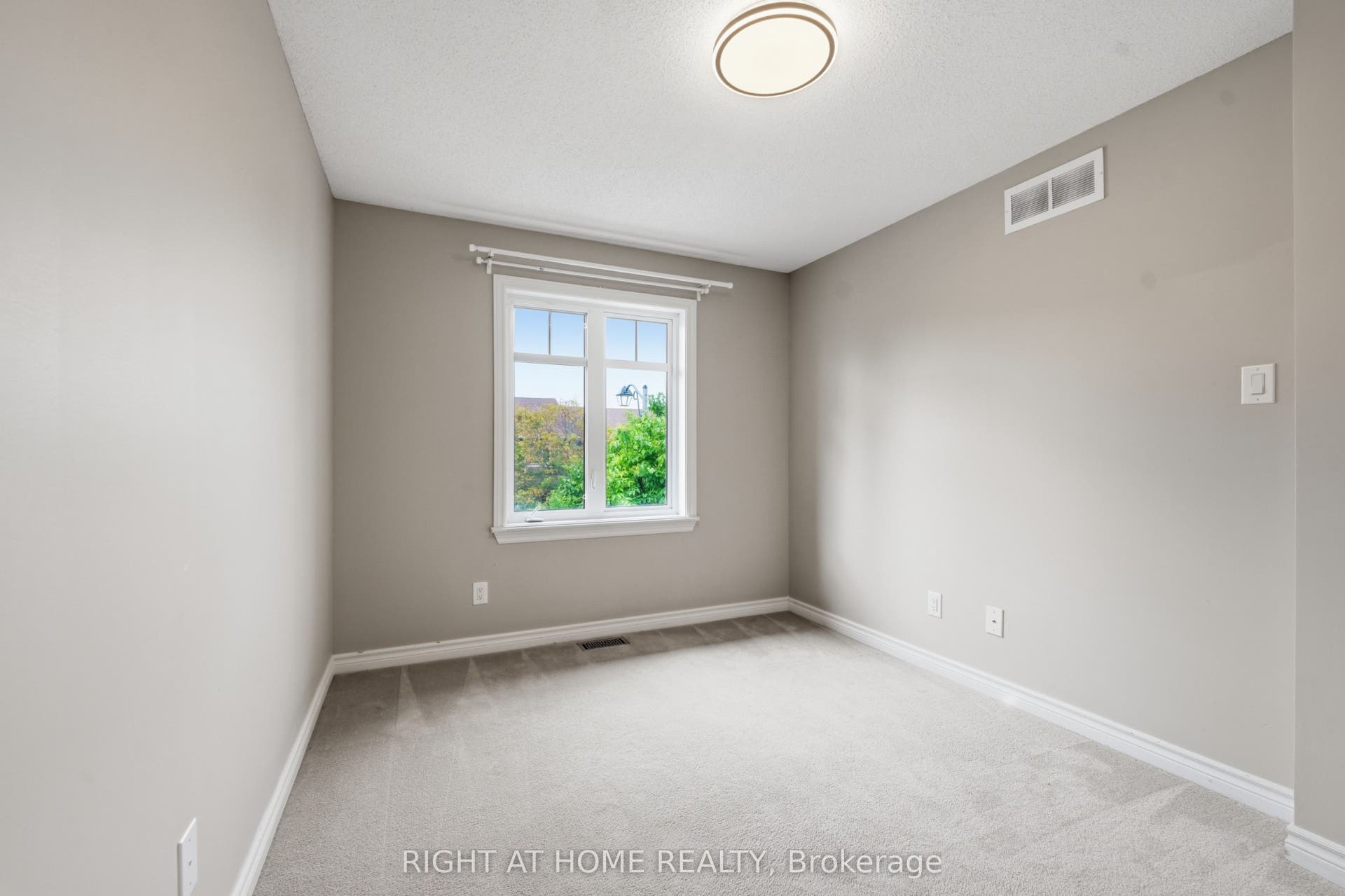 599 Remnor Avenue, Kanata, Ottawa ON K2T 0A6