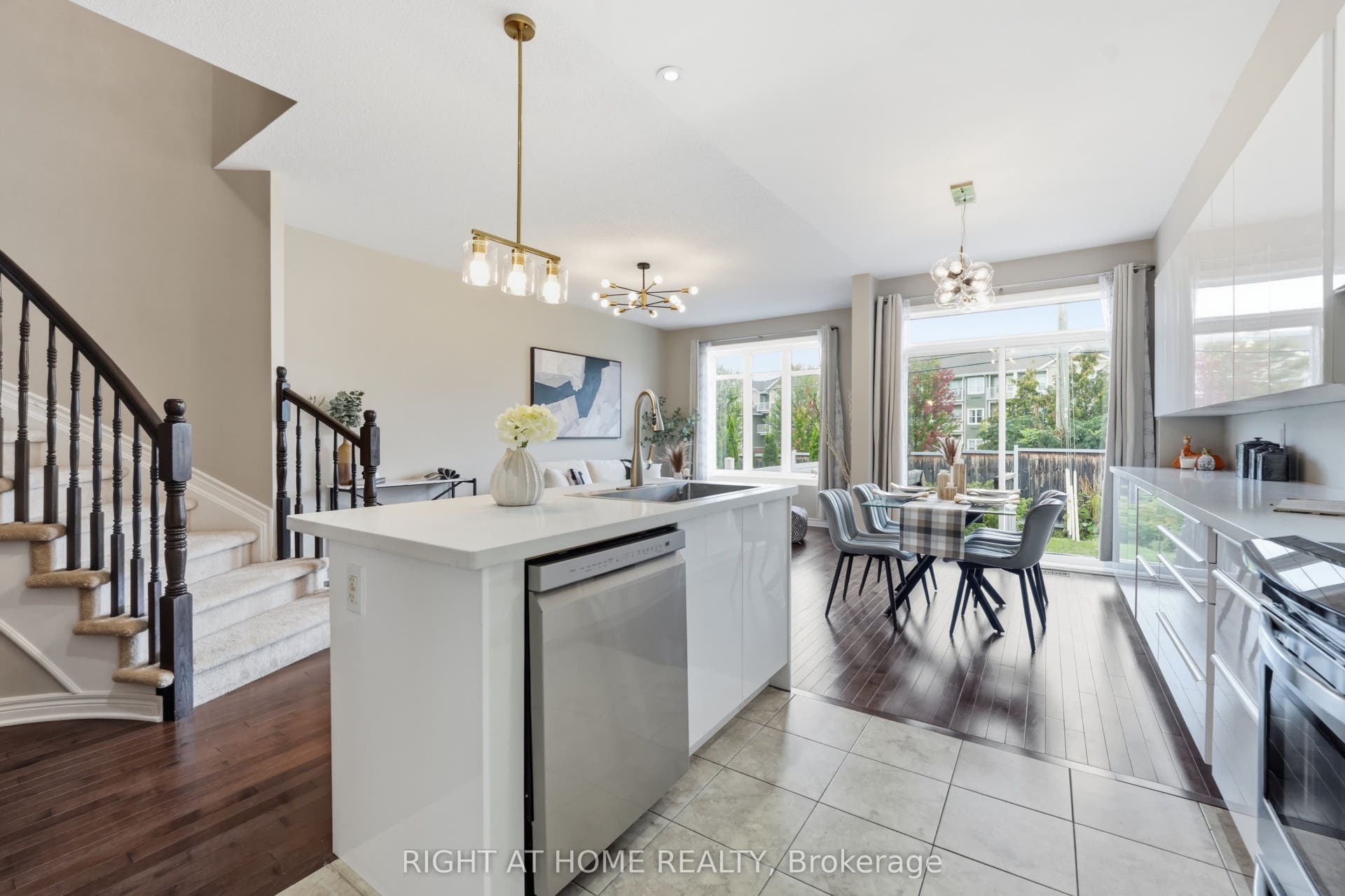 599 Remnor Avenue, Kanata, Ottawa ON K2T 0A6