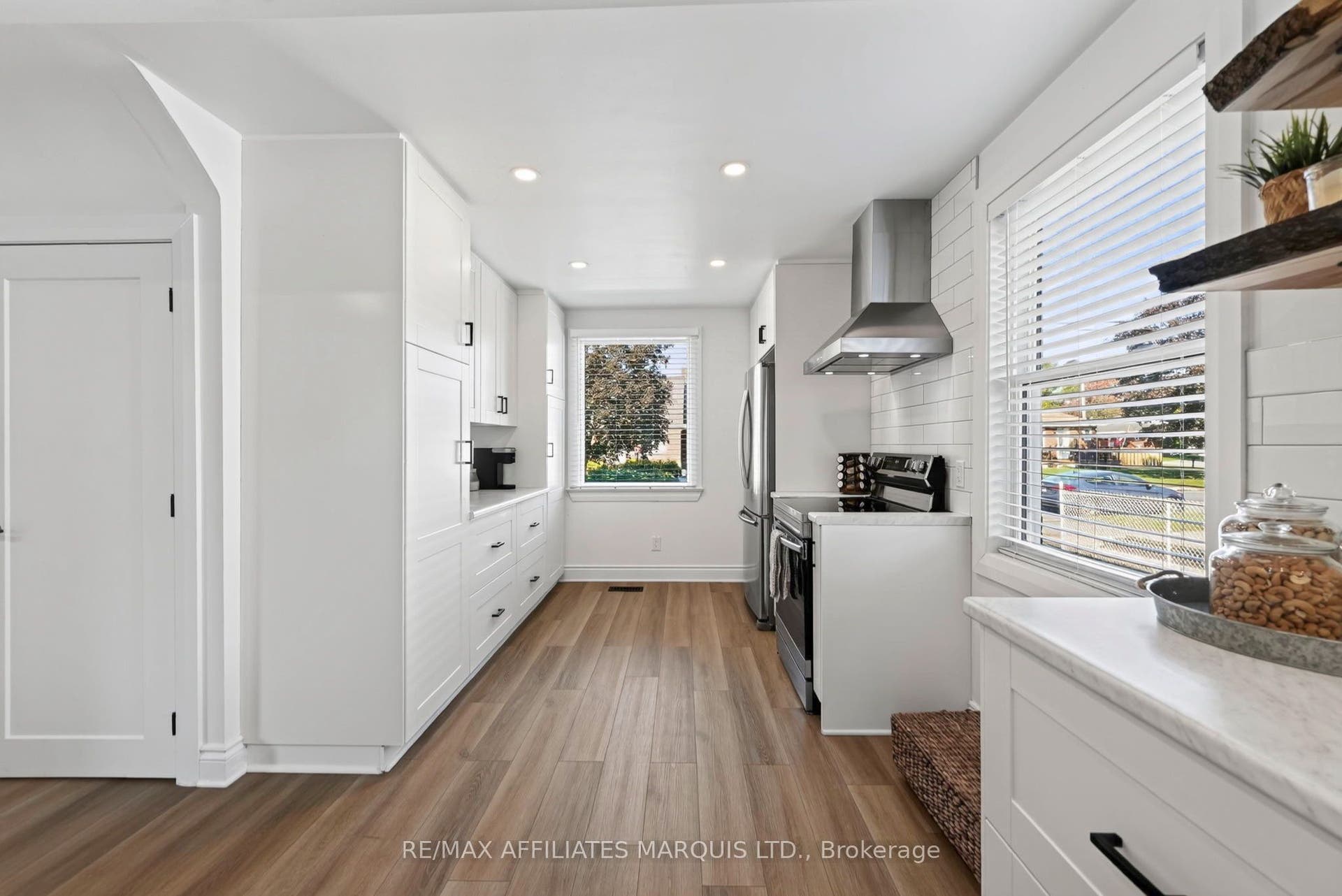 916 Leonard Avenue, Cornwall, Stormont, Dundas And Glengarry ON K6J 1L6