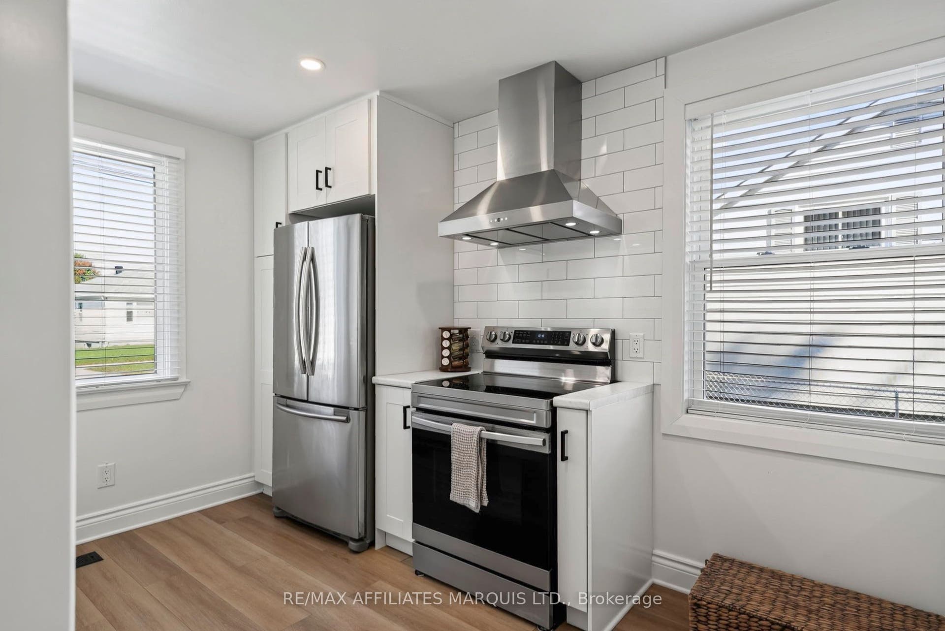 916 Leonard Avenue, Cornwall, Stormont, Dundas And Glengarry ON K6J 1L6