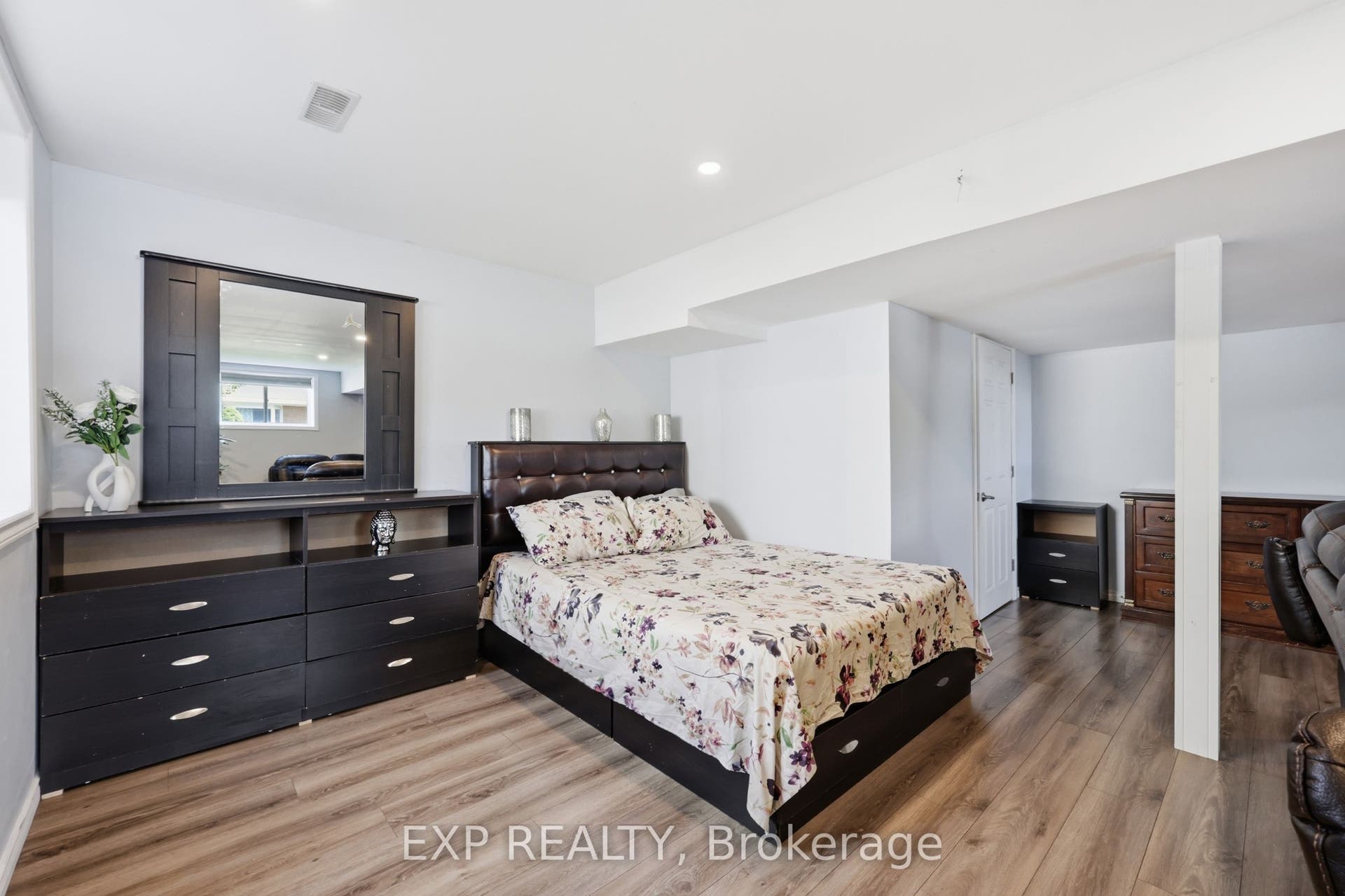 665 Greenhill Avenue E, Hamilton, Hamilton ON L8K 6E2