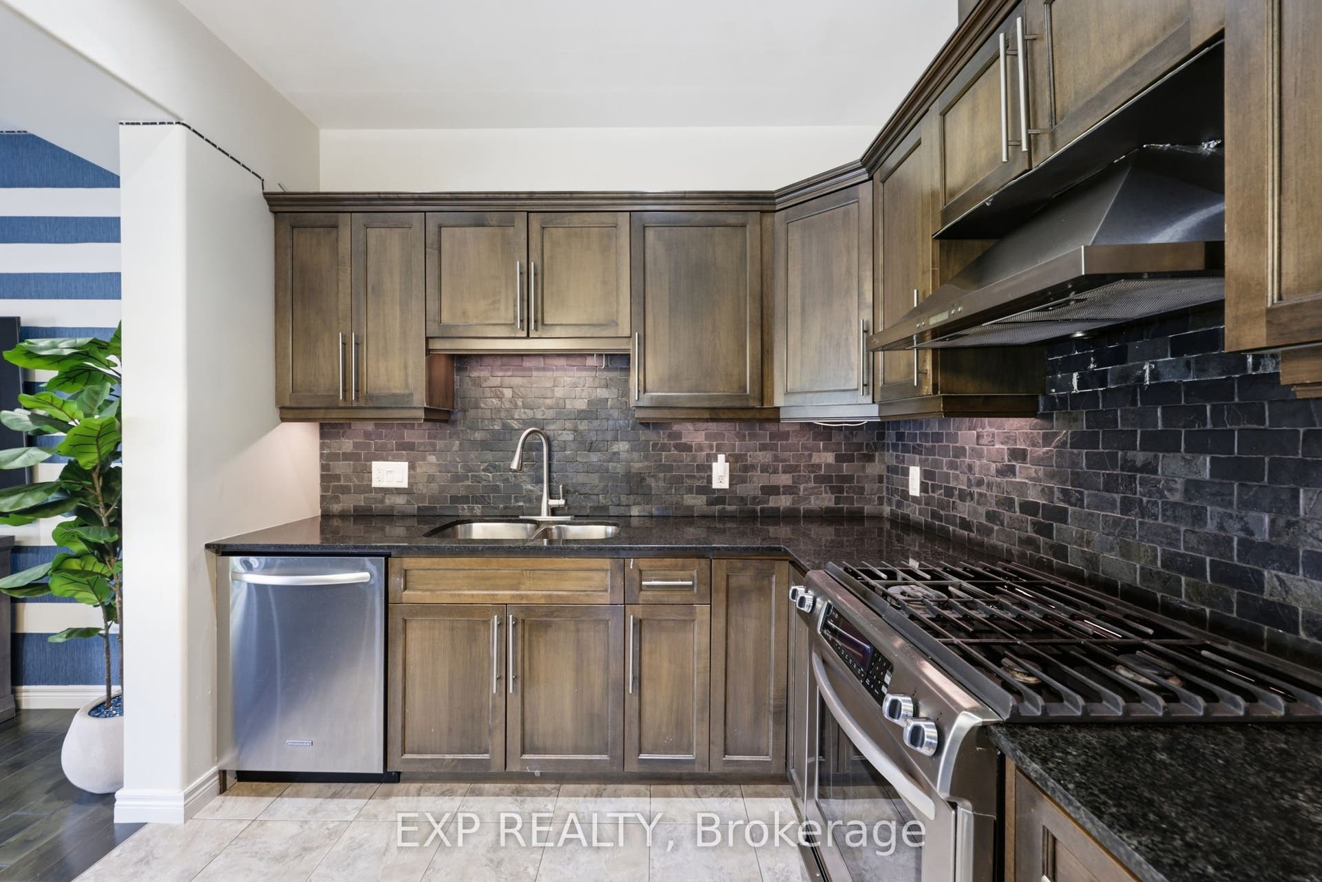 665 Greenhill Avenue E, Hamilton, Hamilton ON L8K 6E2