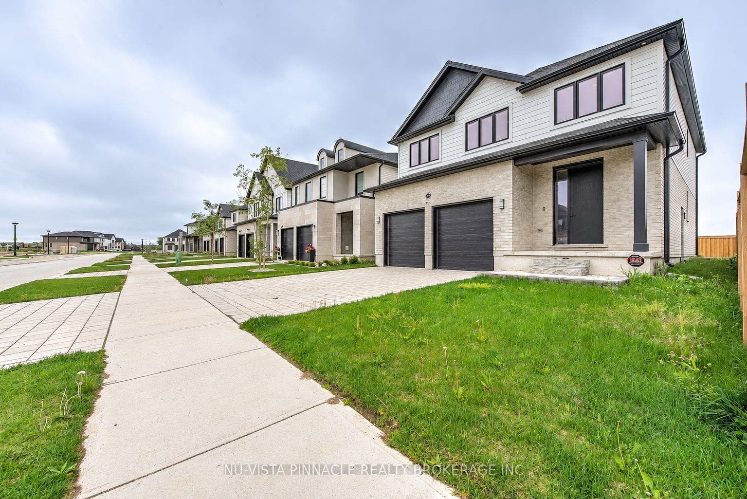2617 Buroak Drive, London North, Middlesex ON N6G 3W1