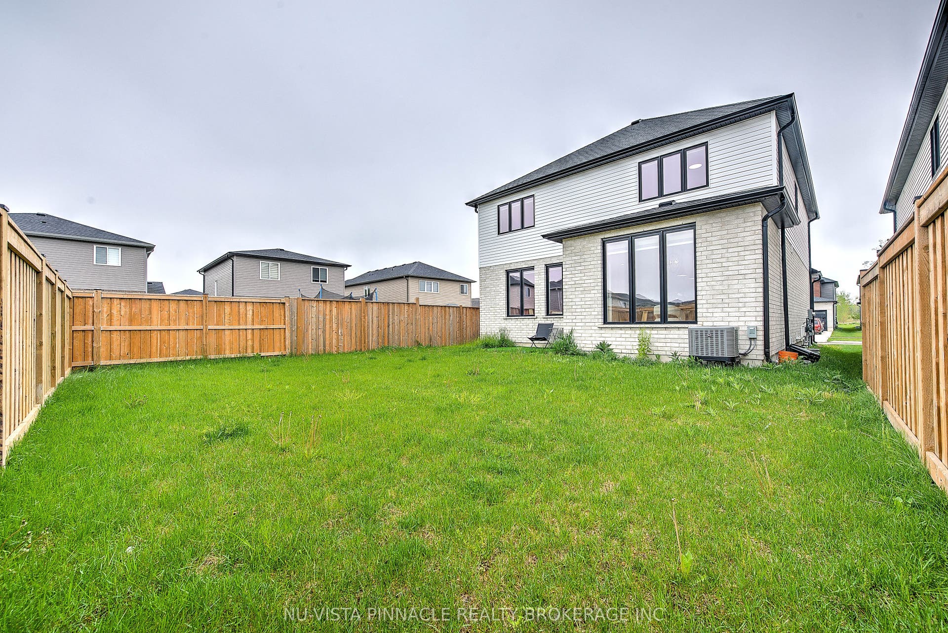 2617 Buroak Drive, London North, Middlesex ON N6G 3W1