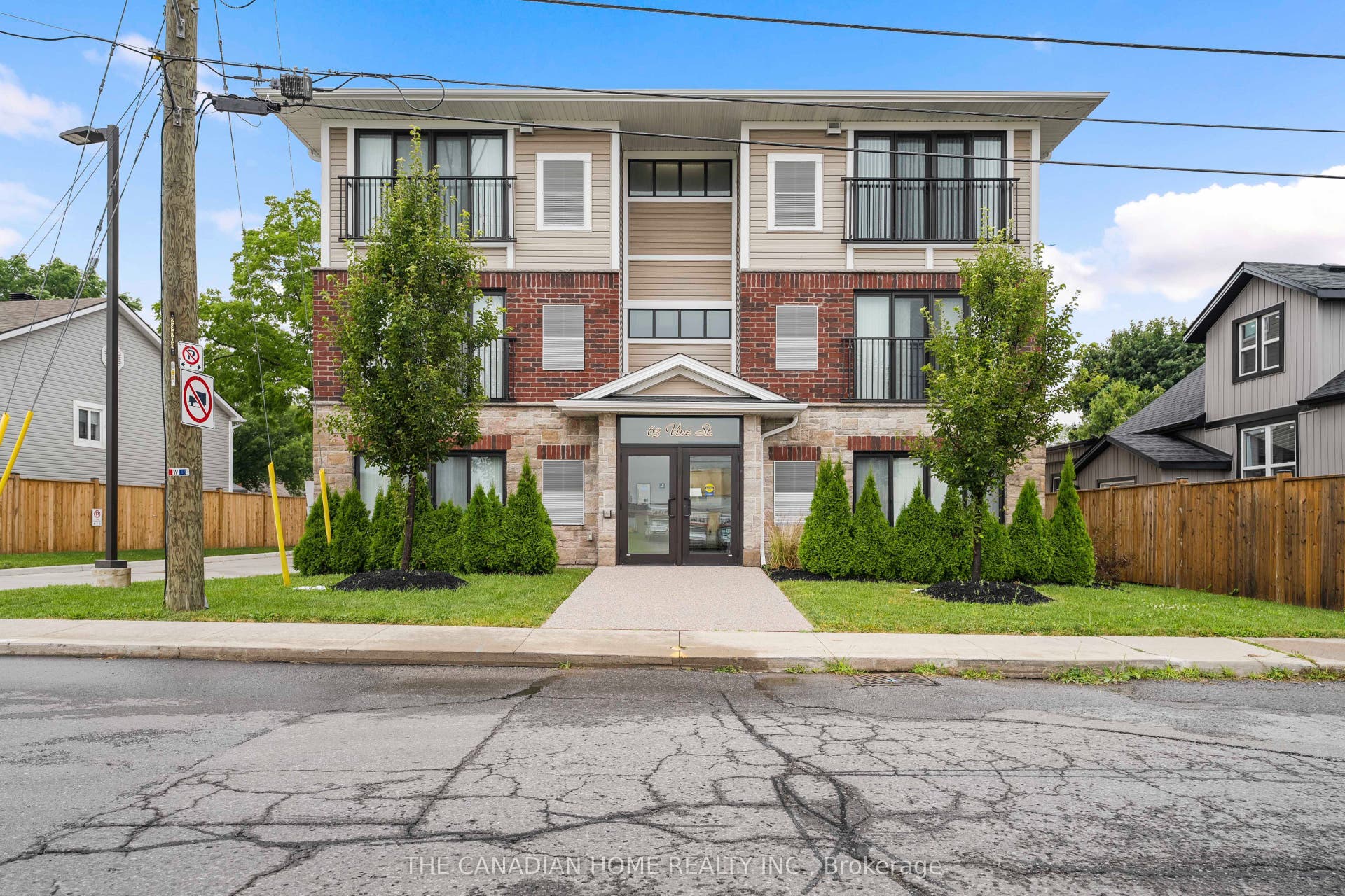 63 Vine Street S, #103, St. Catharines, Niagara ON L2R 3X9
