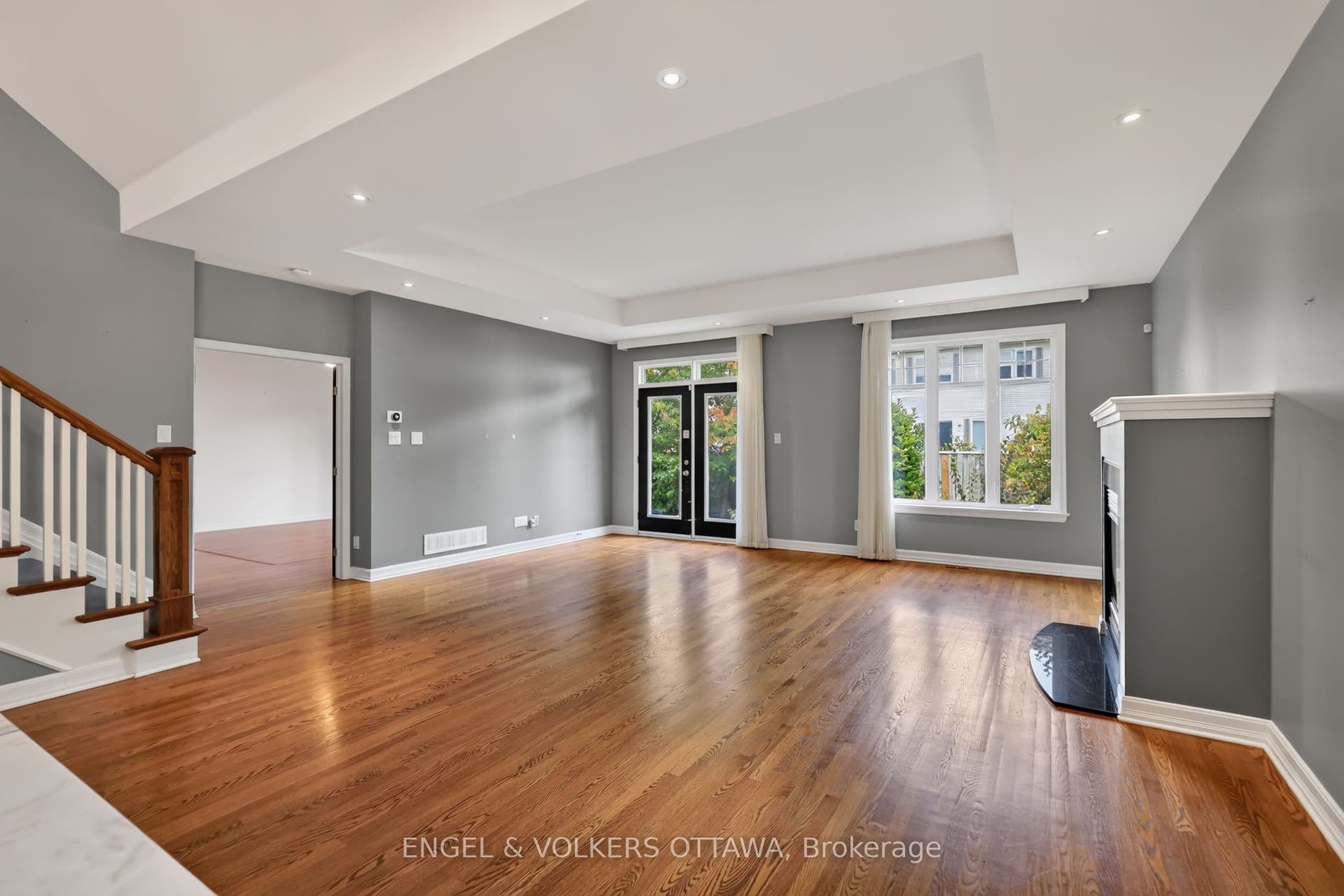 547 Kilbirnie Drive, Barrhaven, Ottawa ON K2J 0E8