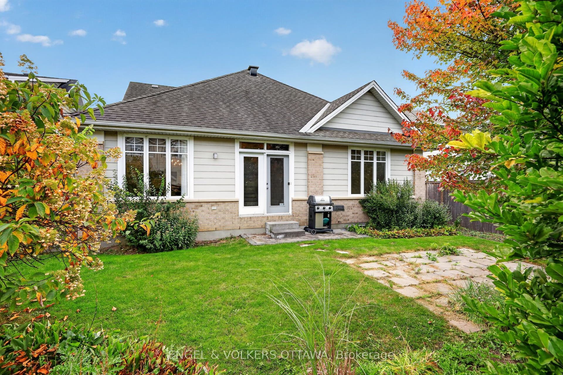 547 Kilbirnie Drive, Barrhaven, Ottawa ON K2J 0E8