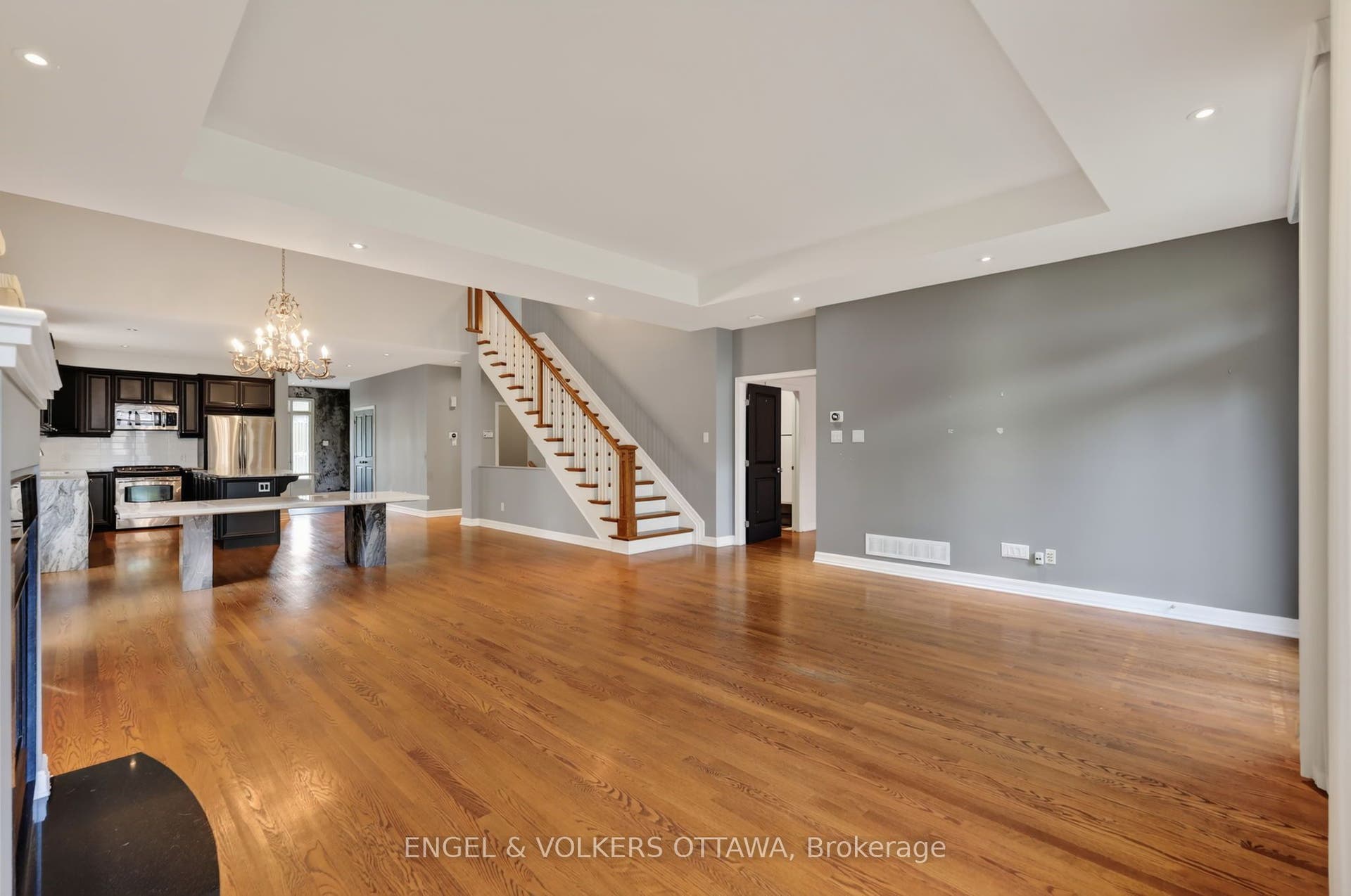 547 Kilbirnie Drive, Barrhaven, Ottawa ON K2J 0E8