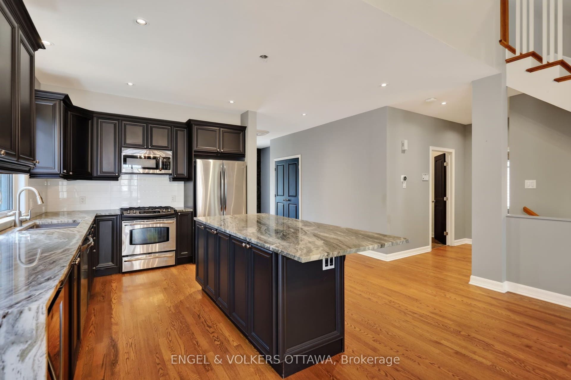 547 Kilbirnie Drive, Barrhaven, Ottawa ON K2J 0E8