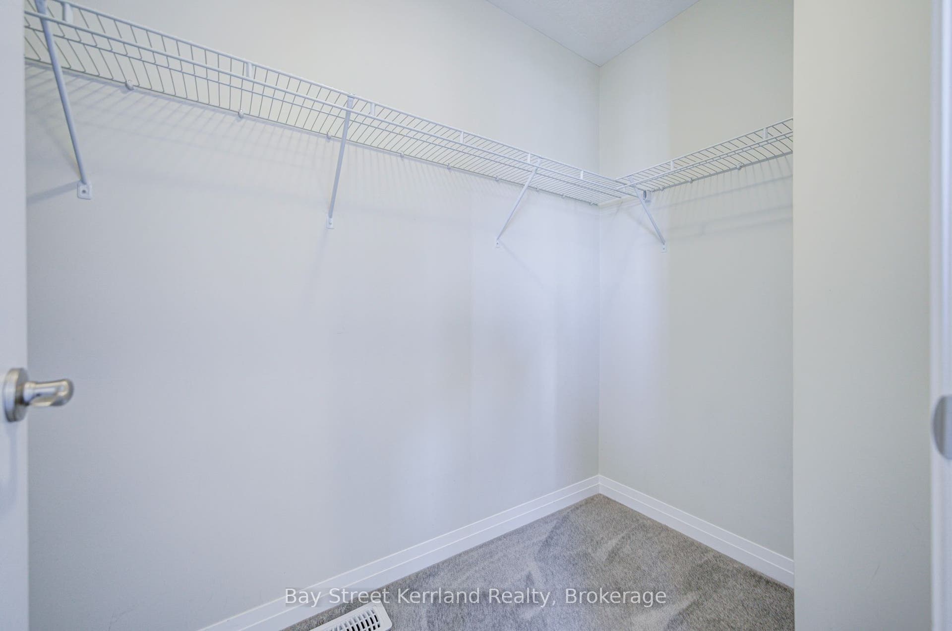 7 Sportsman Hill Street, Kitchener, Waterloo ON N2P 2N7