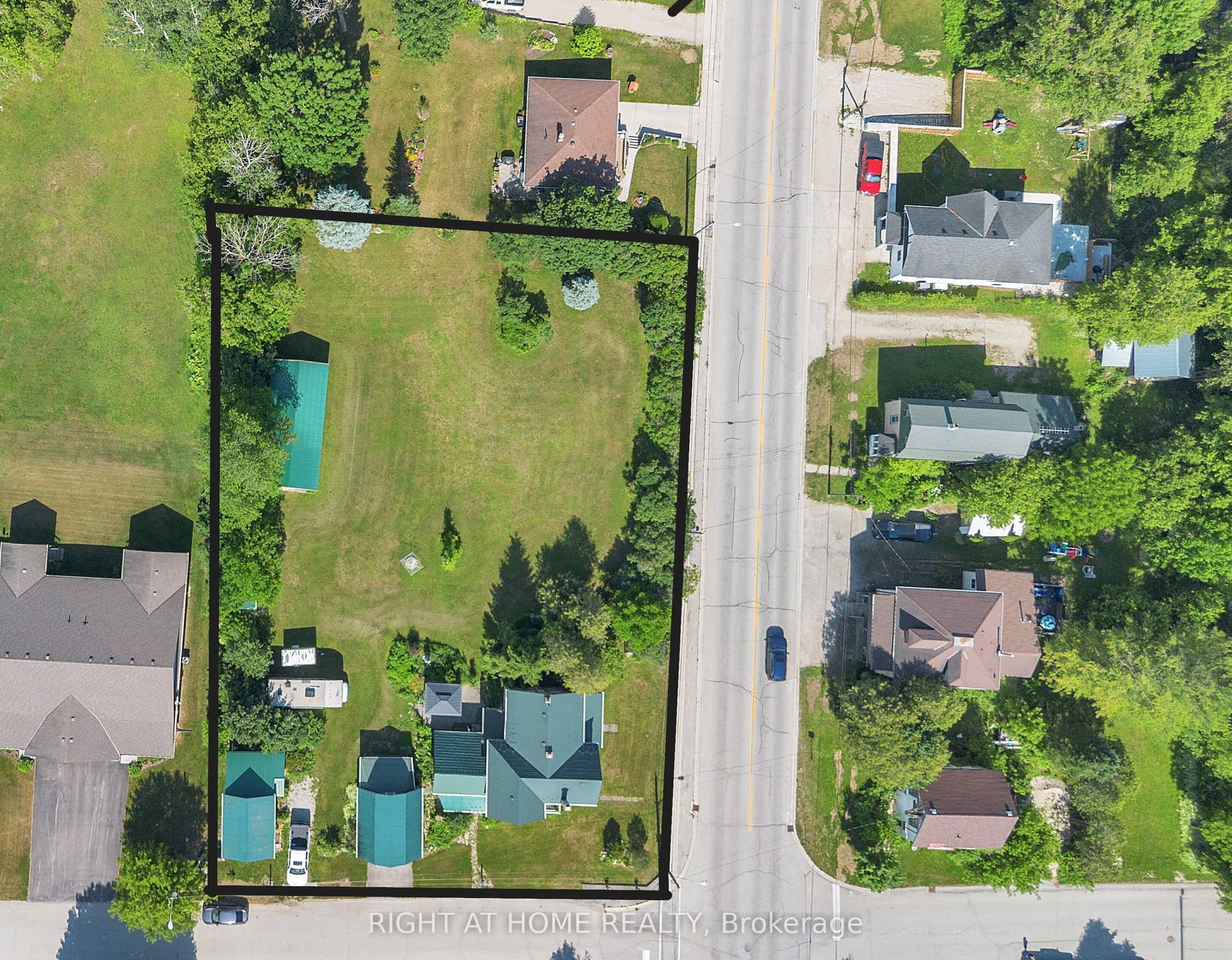402 Lambton Street E, West Grey, Grey County ON N0G 1R0