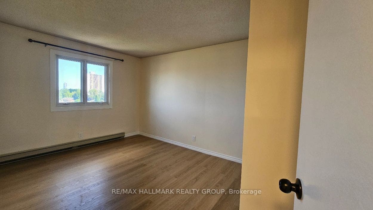 158 Mcarthur Avenue, #4, Vanier And Kingsview Park, Ottawa ON K1L 7E7