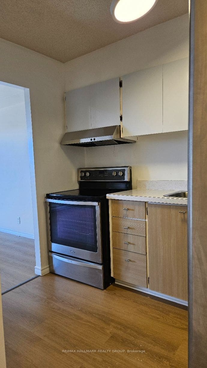 158 Mcarthur Avenue, #4, Vanier And Kingsview Park, Ottawa ON K1L 7E7