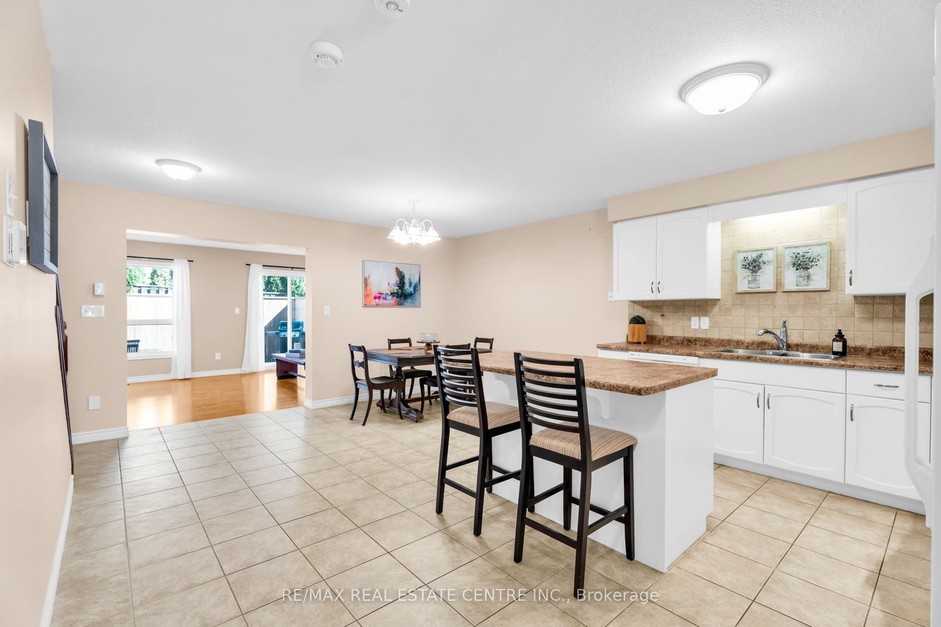 20 Shackleton Drive, #11, Guelph, Wellington ON N1E 0C5