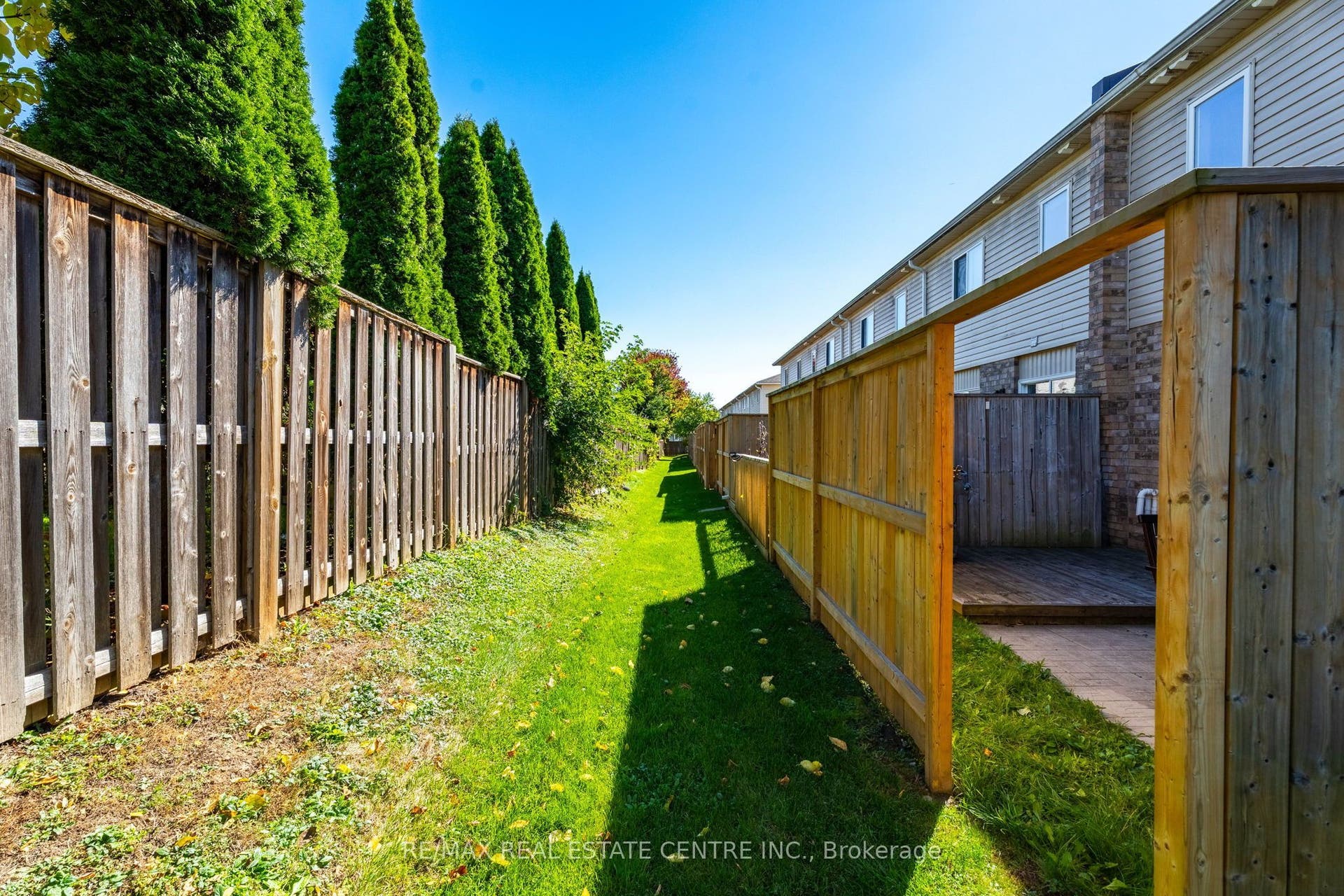 20 Shackleton Drive, #11, Guelph, Wellington ON N1E 0C5