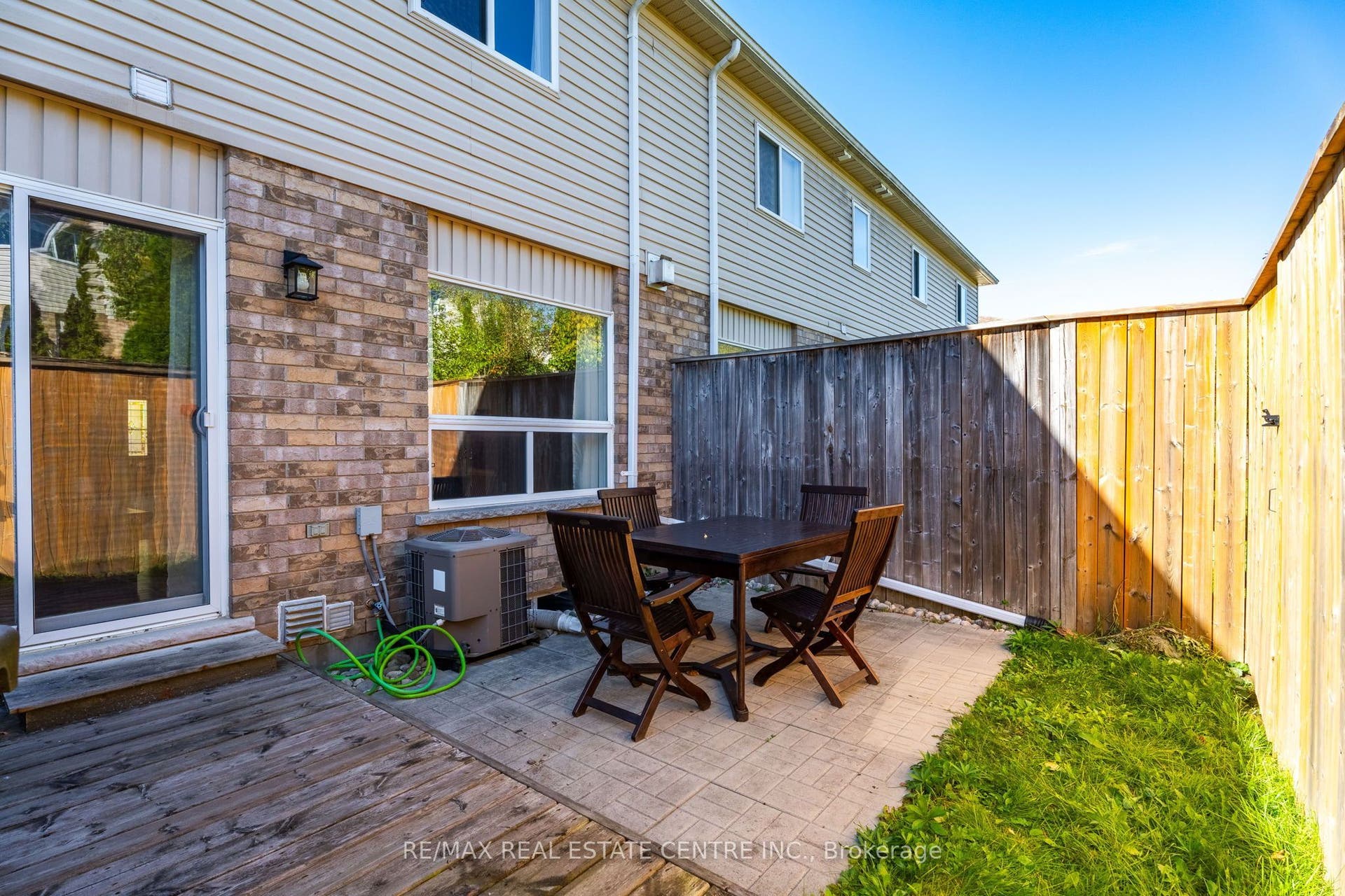 20 Shackleton Drive, #11, Guelph, Wellington ON N1E 0C5