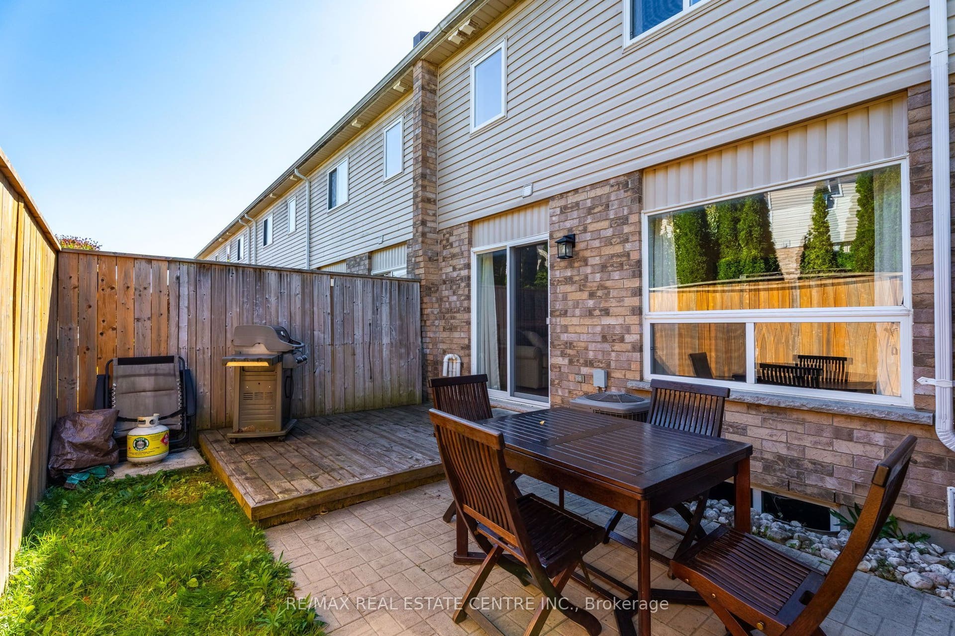 20 Shackleton Drive, #11, Guelph, Wellington ON N1E 0C5