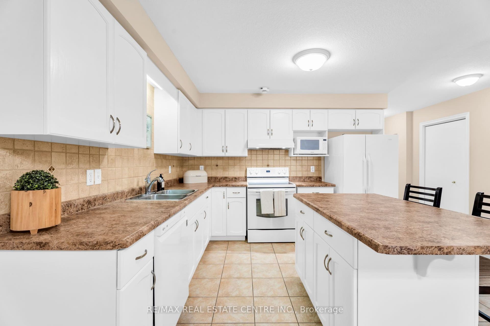 20 Shackleton Drive, #11, Guelph, Wellington ON N1E 0C5