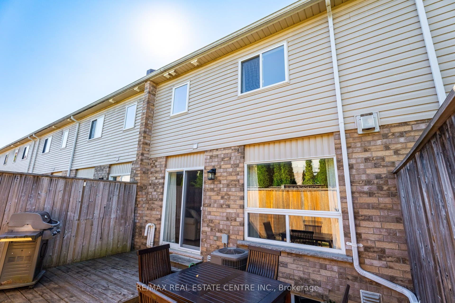 20 Shackleton Drive, #11, Guelph, Wellington ON N1E 0C5