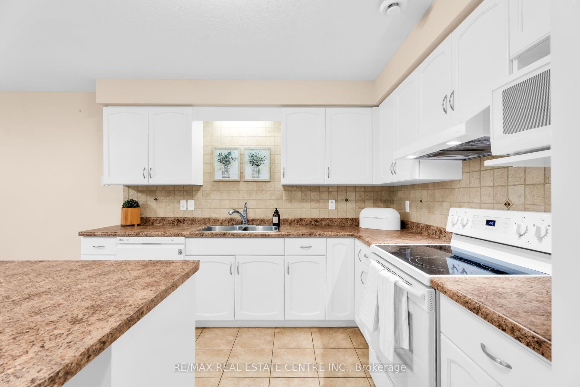 20 Shackleton Drive, #11, Guelph, Wellington ON N1E 0C5