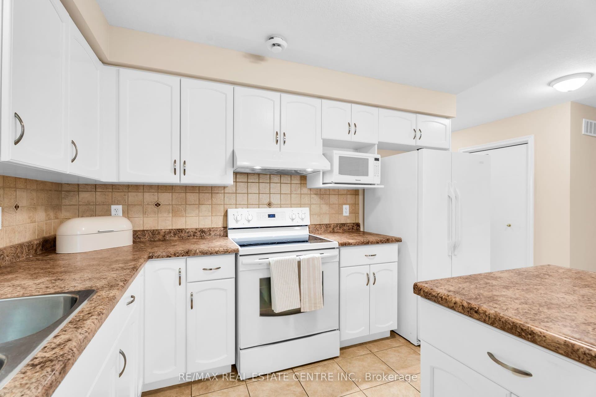20 Shackleton Drive, #11, Guelph, Wellington ON N1E 0C5