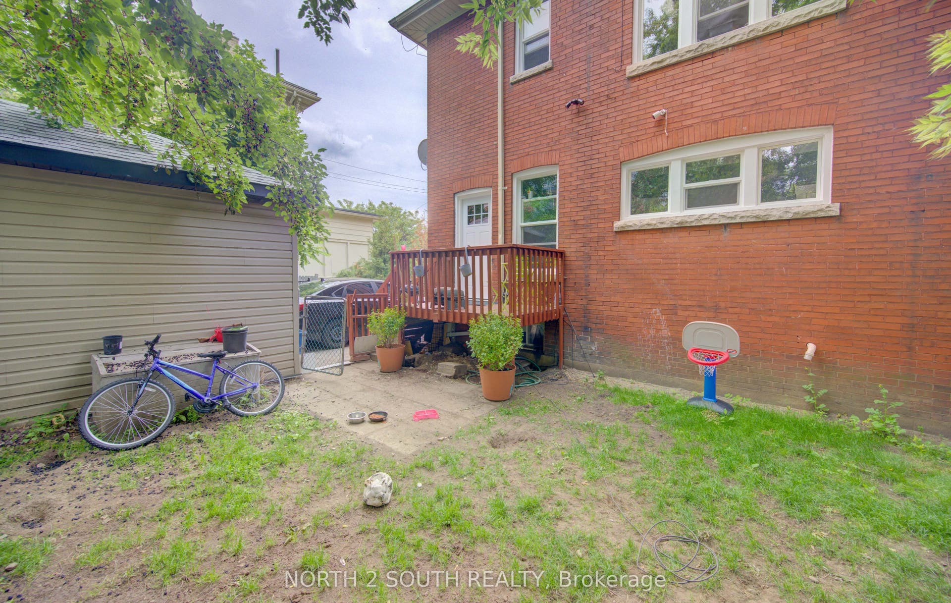 5 Fleet Street, Brantford, Brantford ON N3T 3S8 5 Fleet Street, Brantford, Brantford ON N3T 3S8