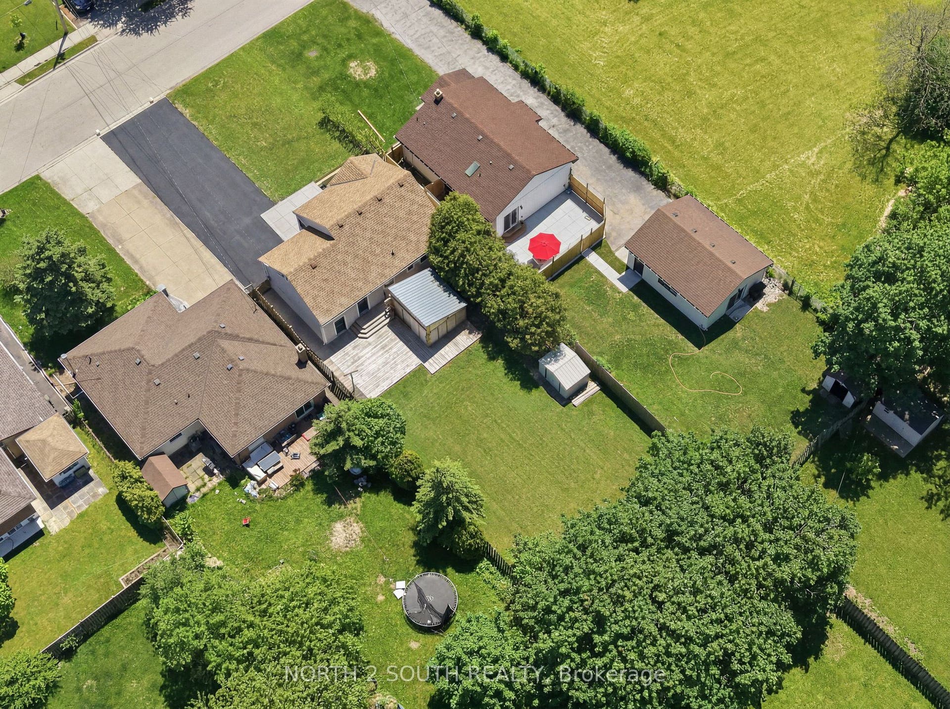 63 Chester Road, Hamilton, Hamilton ON L8E 1Y1