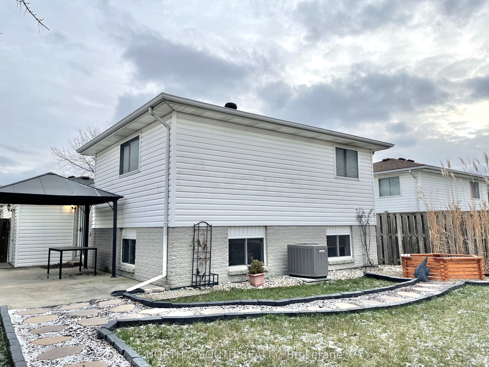 1672 Foster Avenue, Essex, Essex ON N8W 5P9 1672 Foster Avenue, Essex, Essex ON N8W 5P9
