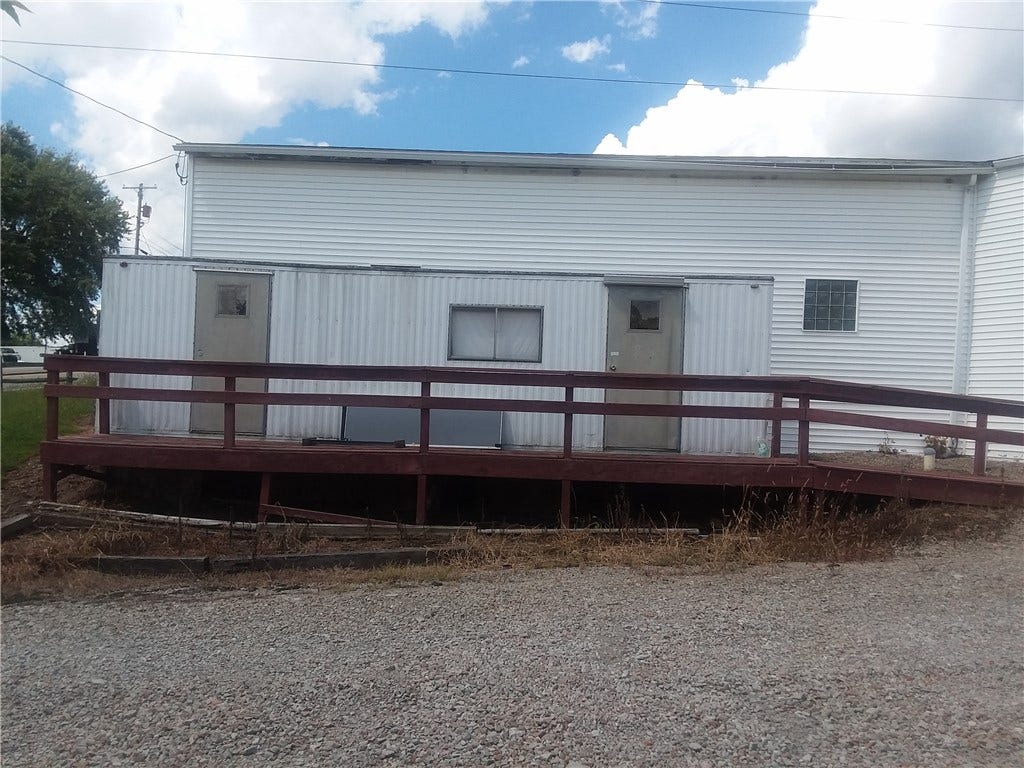 7377 E National Pike, Uniontown, PA 15401