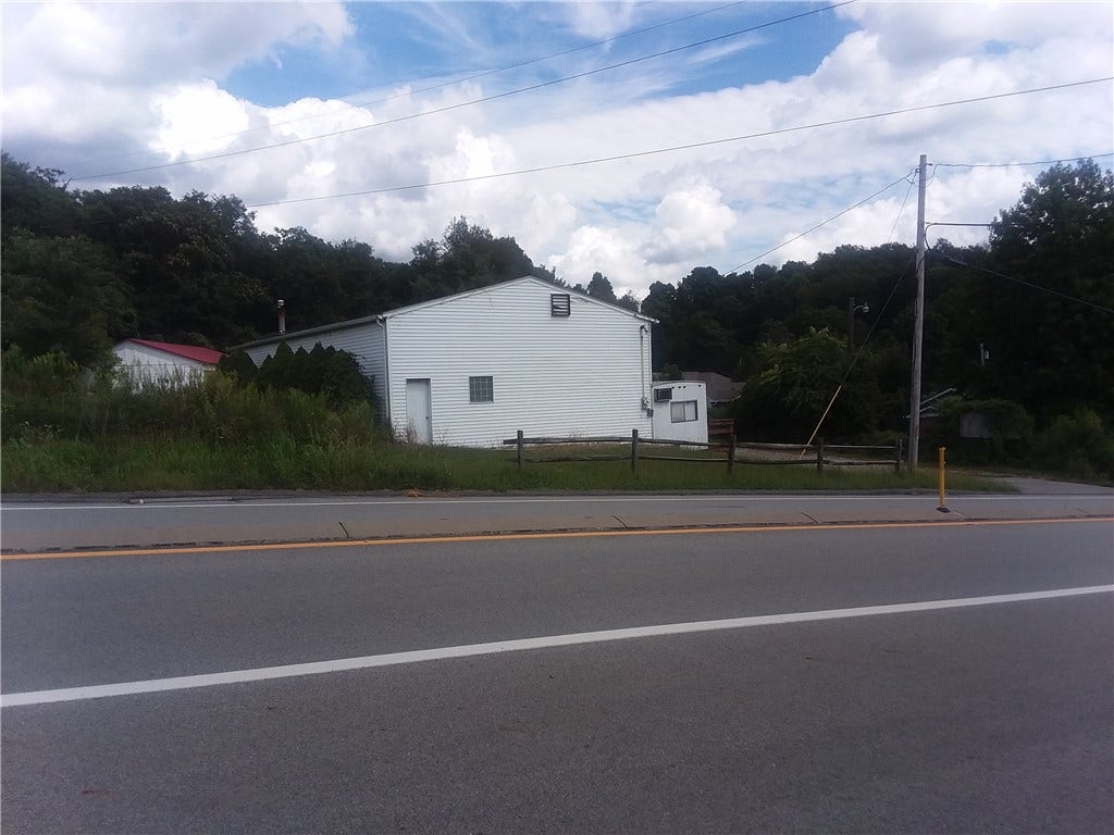7377 E National Pike, Uniontown, PA 15401