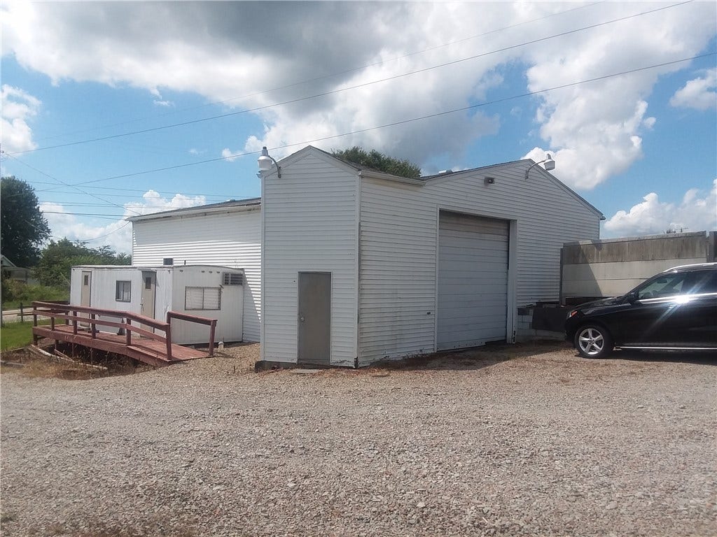 7377 E National Pike, Uniontown, PA 15401