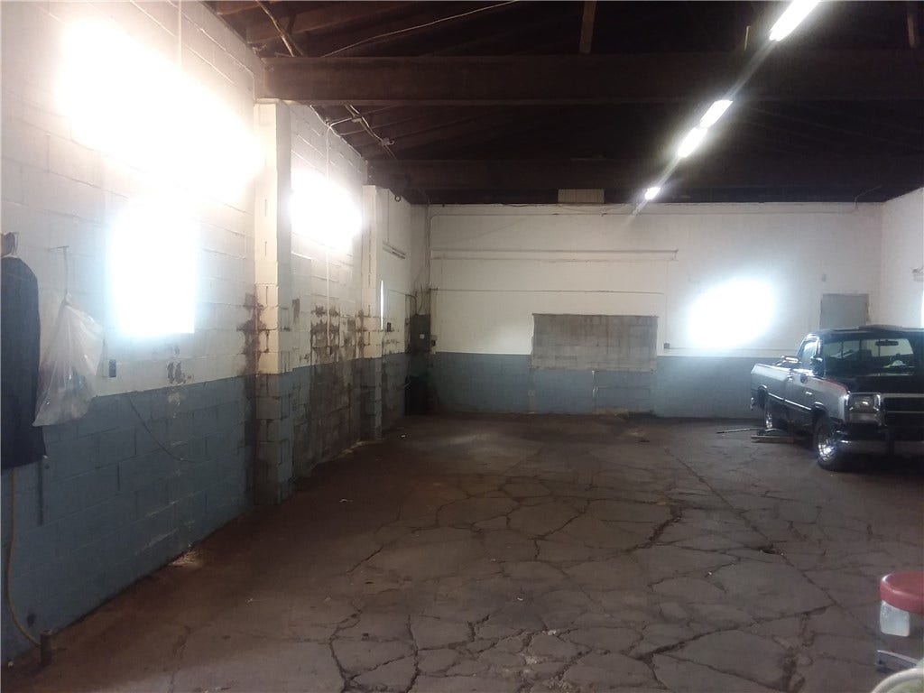 7377 E National Pike, Uniontown, PA 15401