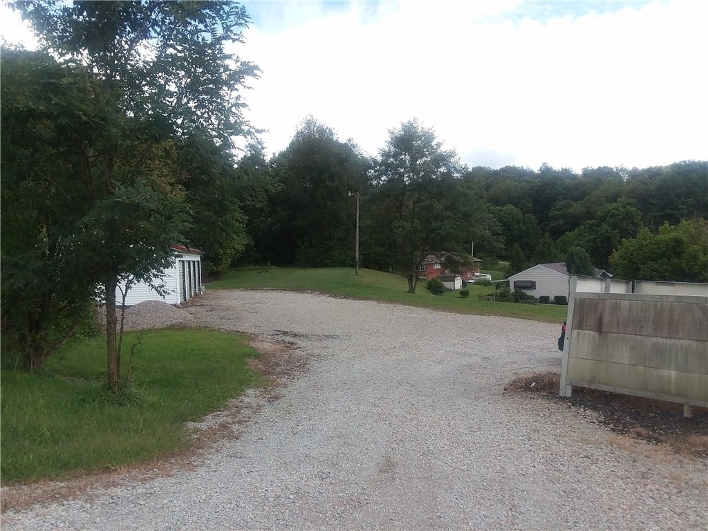 7377 E National Pike, Uniontown, PA 15401