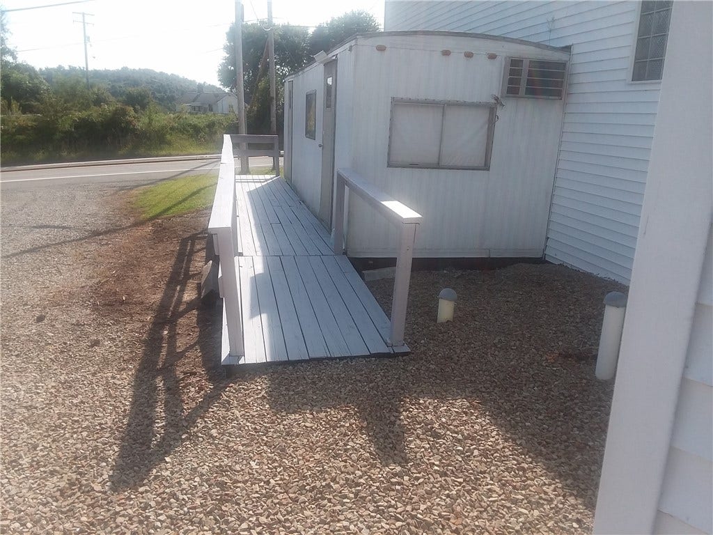 7377 E National Pike, Uniontown, PA 15401