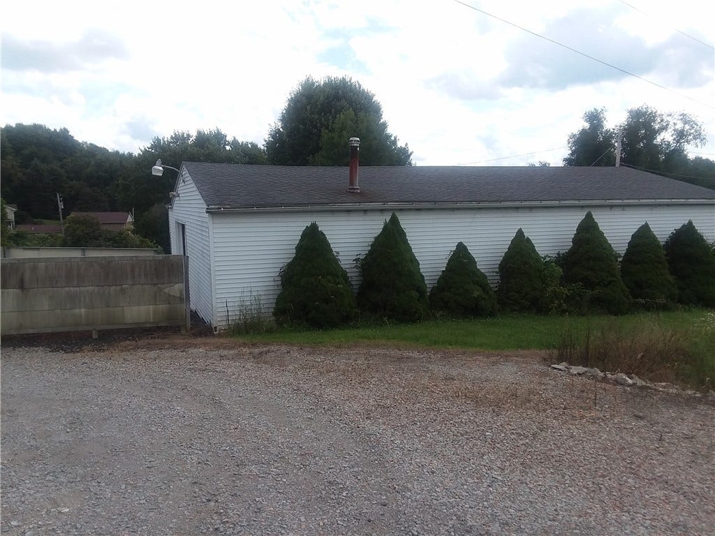 7377 E National Pike, Uniontown, PA 15401