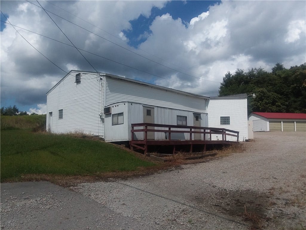 7377 E National Pike, Uniontown, PA 15401