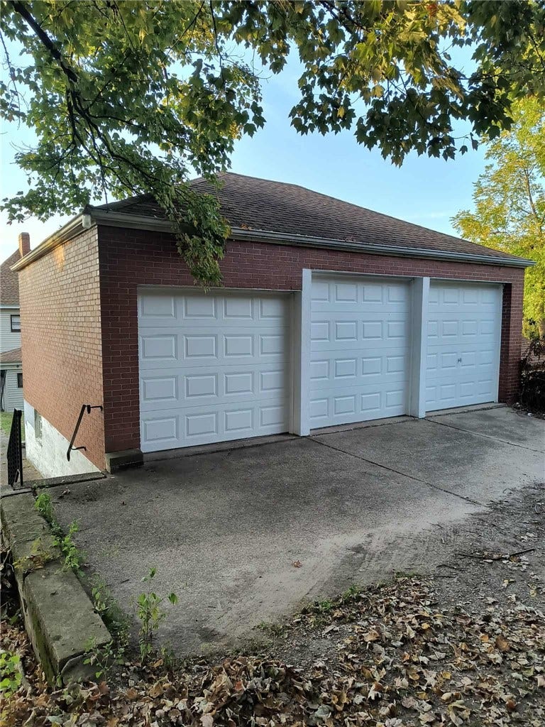 400 Guy Street, Jeannette, PA 15644