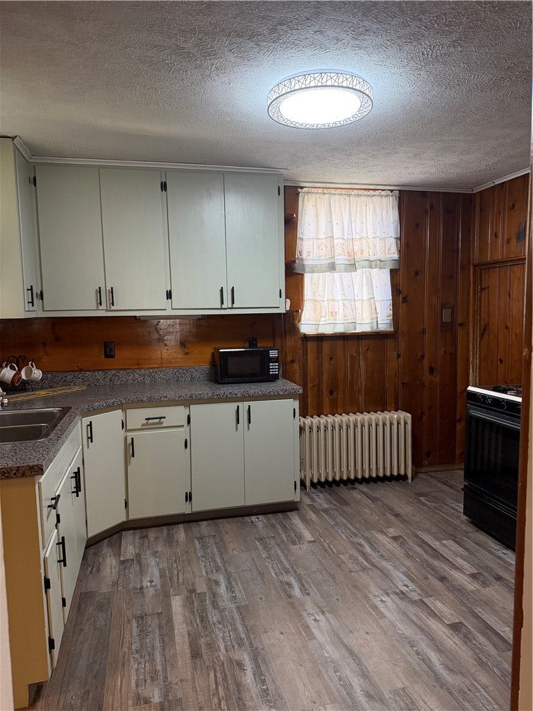 400 Guy Street, Jeannette, PA 15644