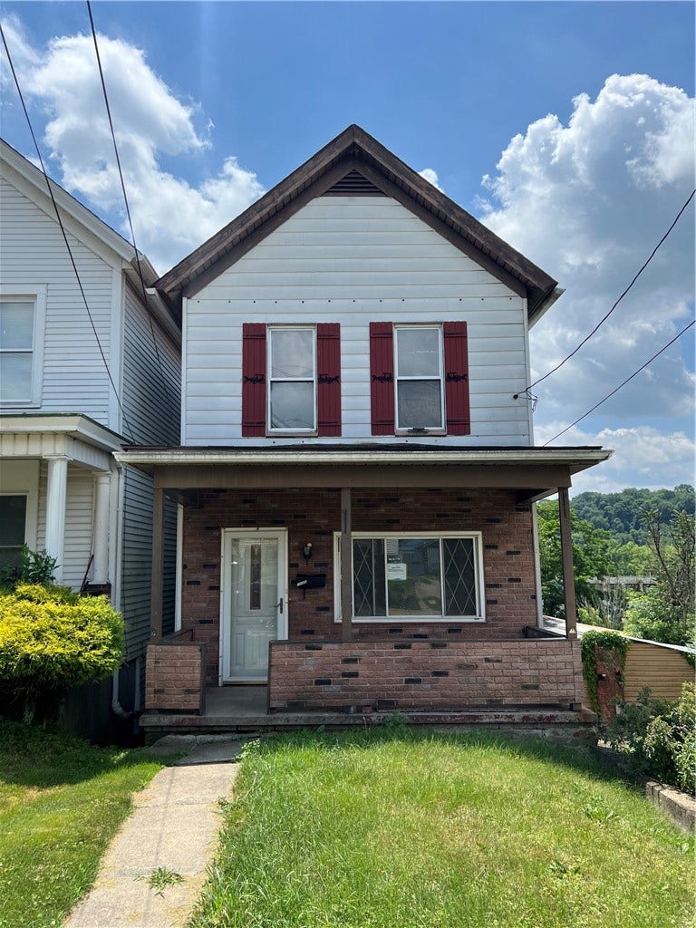 1008 1/2 Gaskill Ave, Jeannette, PA 15644
