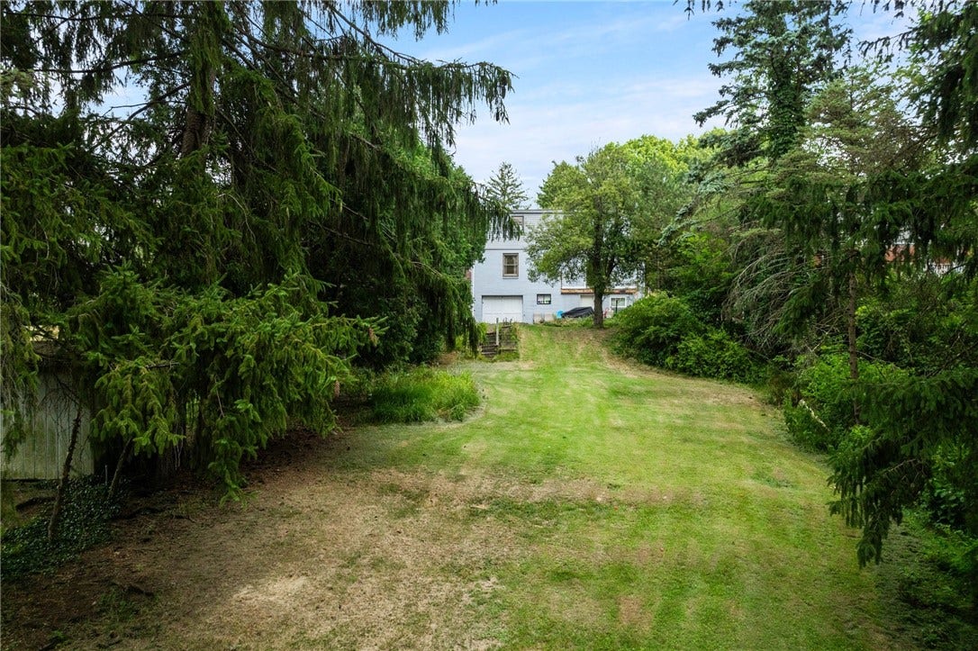 3083 Aljean Dr, Bethel Park, PA 15102