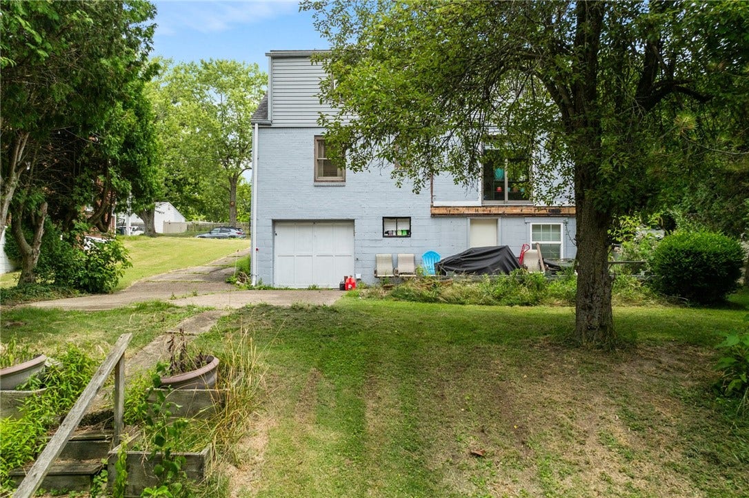 3083 Aljean Dr, Bethel Park, PA 15102