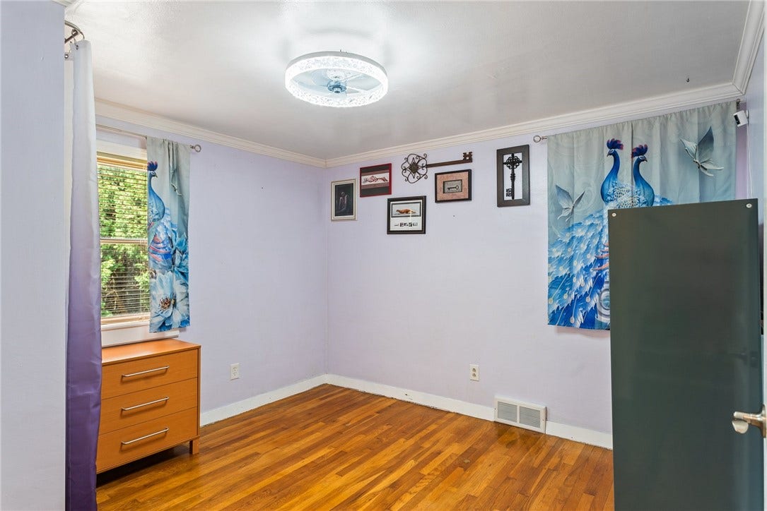 3083 Aljean Dr, Bethel Park, PA 15102