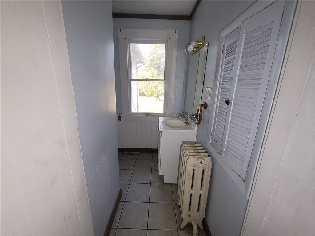 608 E Crawford Ave, Connellsville, PA 15425