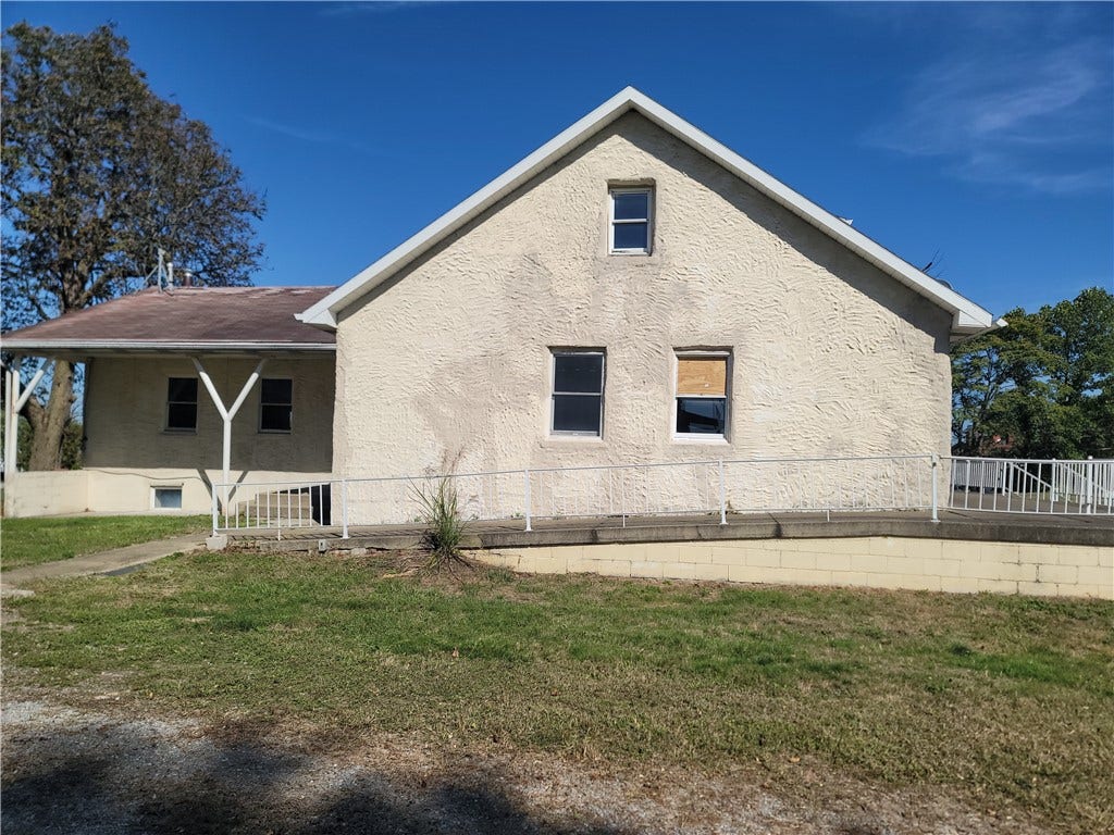 608 E Crawford Ave, Connellsville, PA 15425