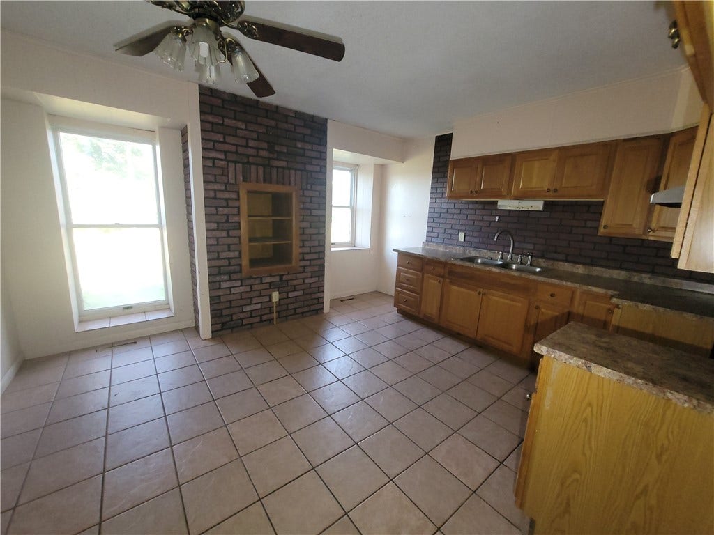 608 E Crawford Ave, Connellsville, PA 15425