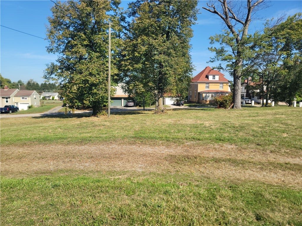 608 E Crawford Ave, Connellsville, PA 15425