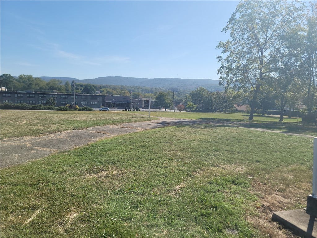 608 E Crawford Ave, Connellsville, PA 15425