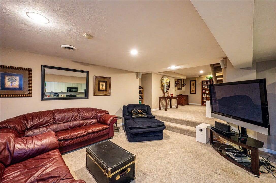 122 Farmington Pl, Greensburg, PA 15601
