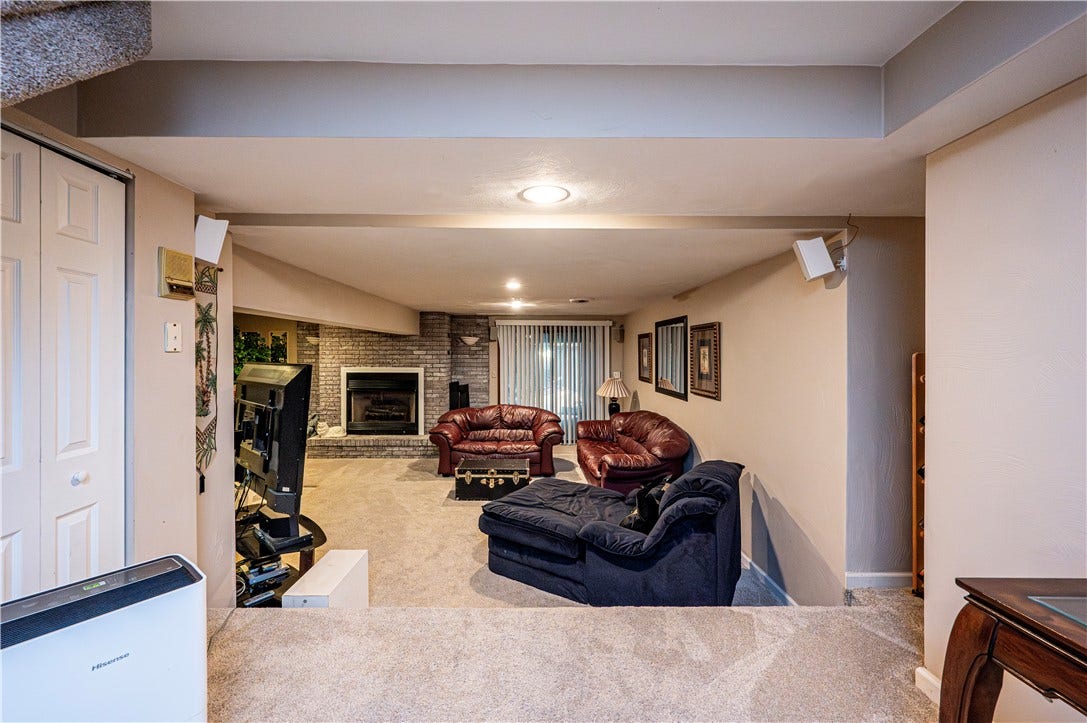 122 Farmington Pl, Greensburg, PA 15601